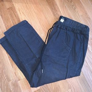 UO pants but like, they have a hoodie’s pocket?